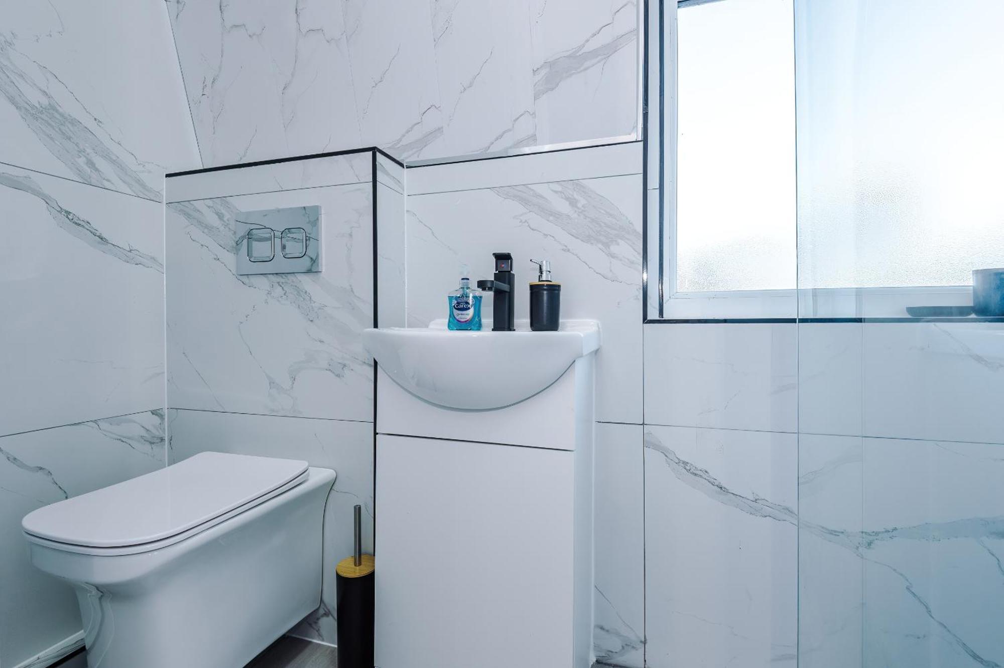 Comfort Style Brand New Selly Oaks Apartment 伯明翰 客房 照片